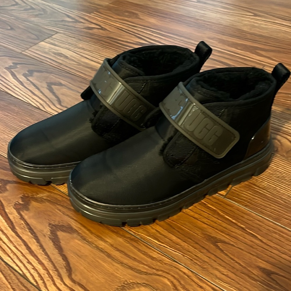 NWOT UGG BOOT